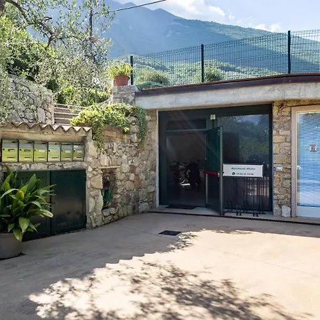 Appartamenti Albatros Brenzone sul Garda Exterior foto